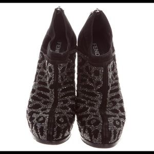 Flash sale 🥳👠👠 !!!! Gorgeous FENDI HEELS